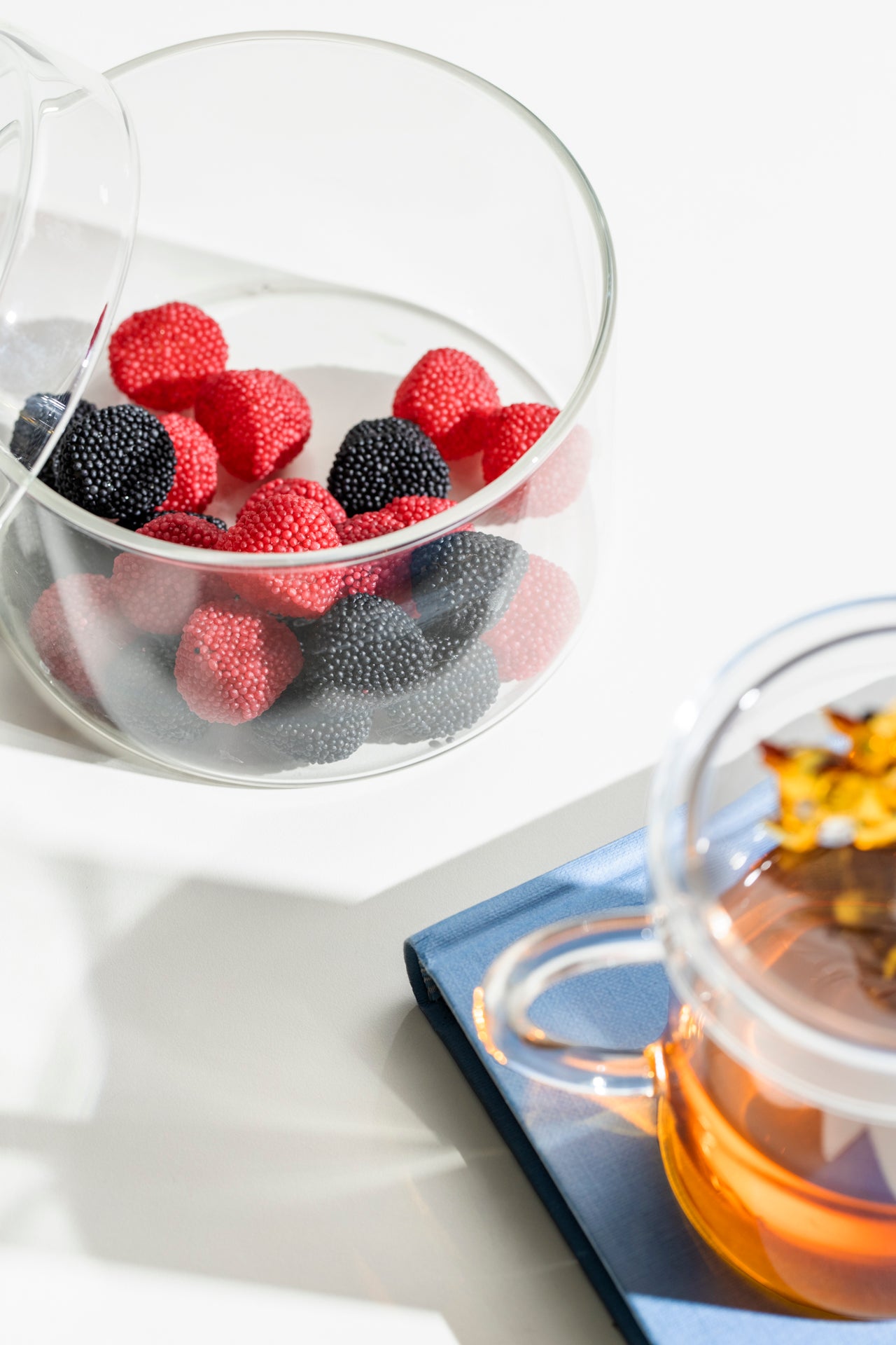 TENDER TIES - MUG WITH LID FAWN FAMILY