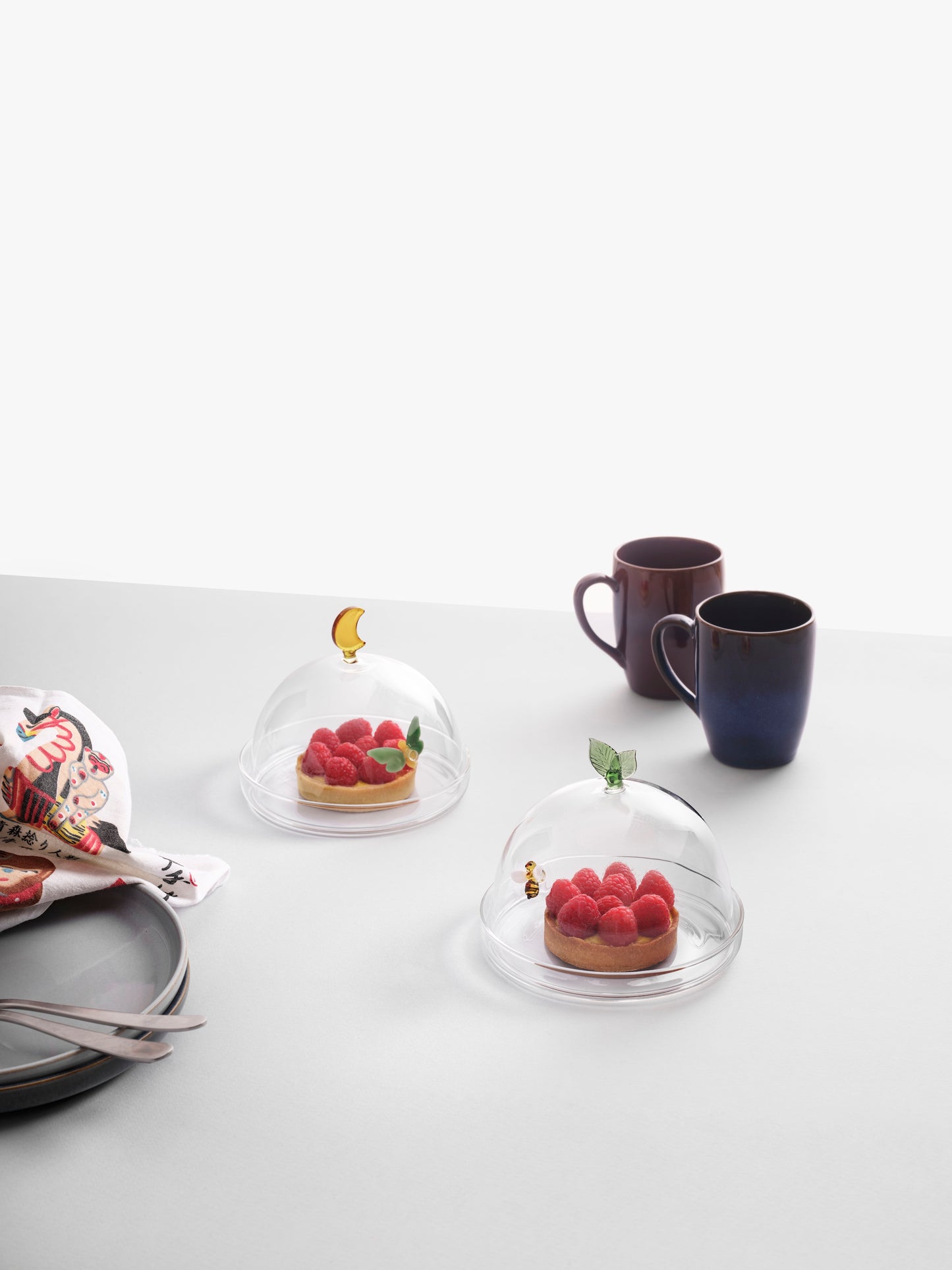 GARDEN PICNIC - dome w/dish Butterfly and moon diam 14 cm