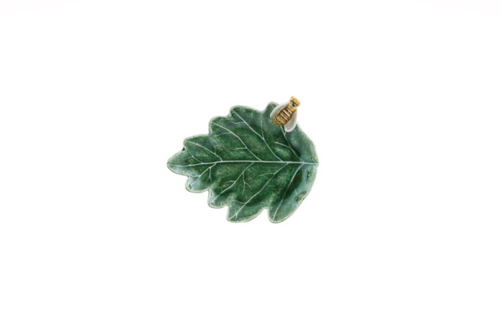 Countryside Leaves - Leaf Oak Tree with Bee