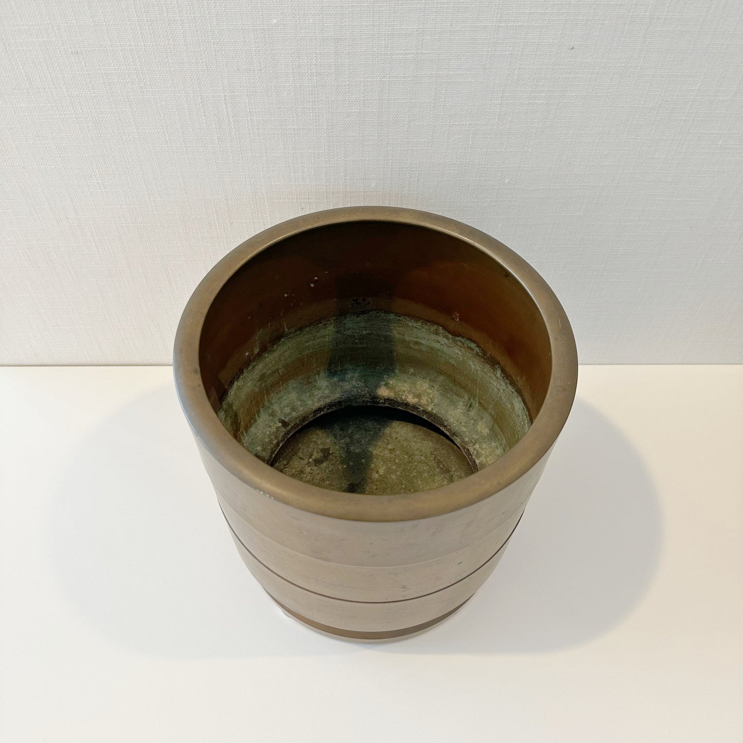 METAL VASE