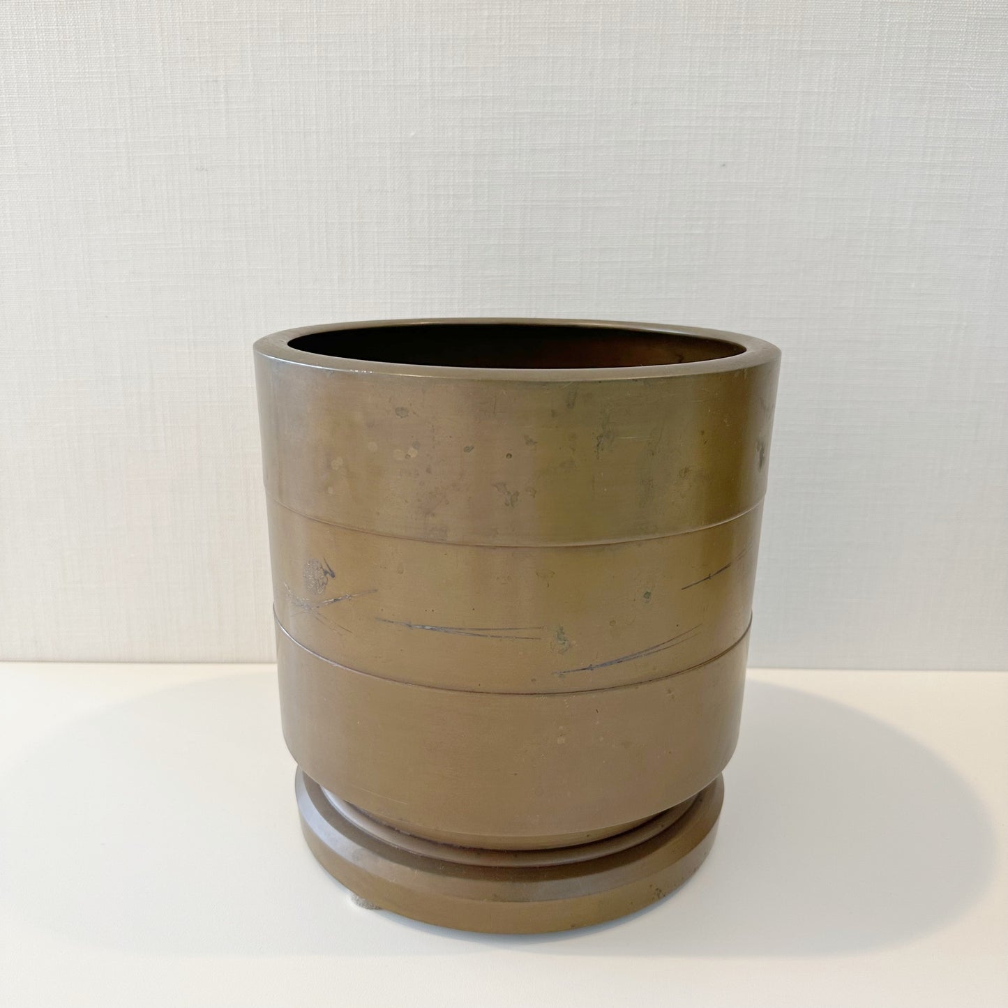 METAL VASE