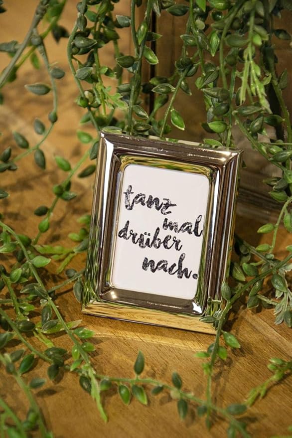 SMALL RECTANGULAR PICTURE FRAME