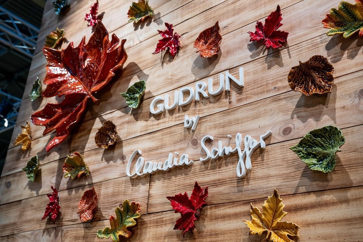 Gudrun - Medium Oak leaf