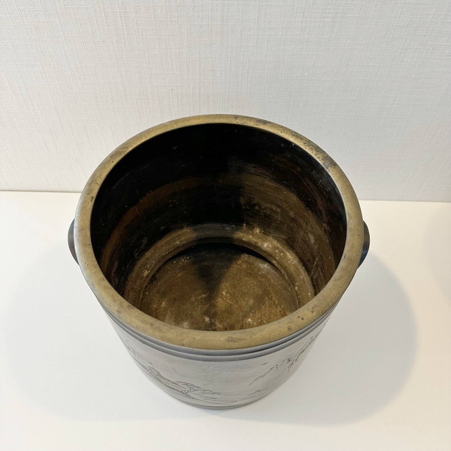 METAL VASE