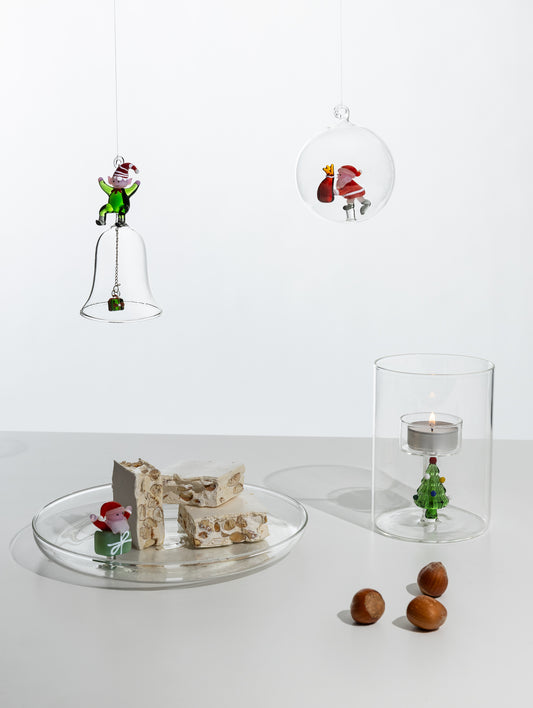 CHRISTMAS TALES - saucer Santa on green gift