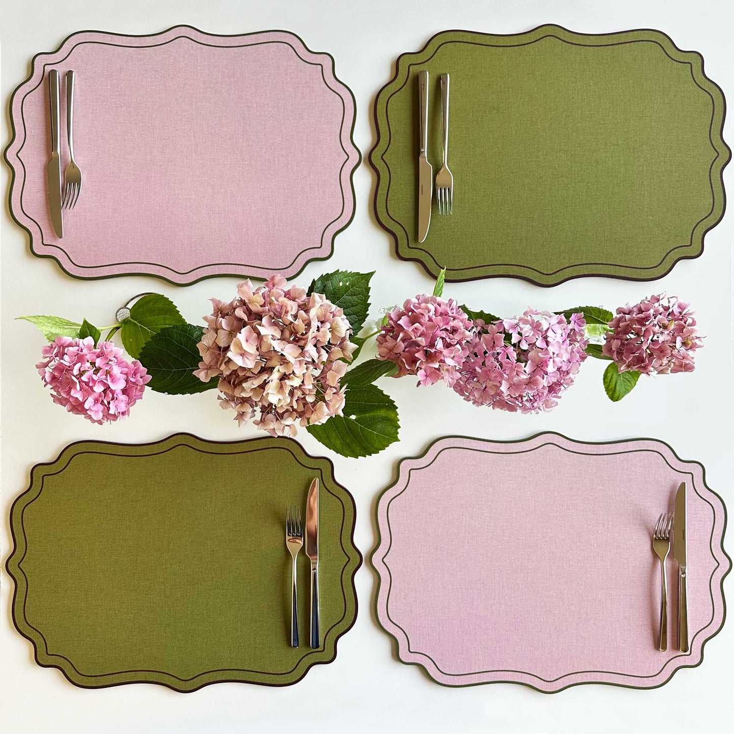 SCALLOPED FRAMES PLACEMAT (GREEN - BROWN)