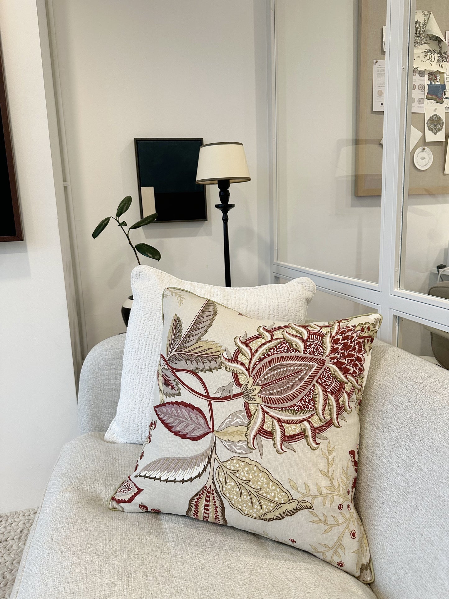 THROW PILLOW