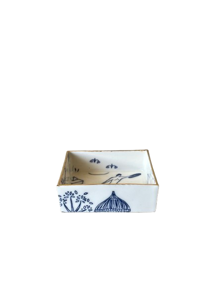 CERAMIC TRAY (BLUE & WHITE)