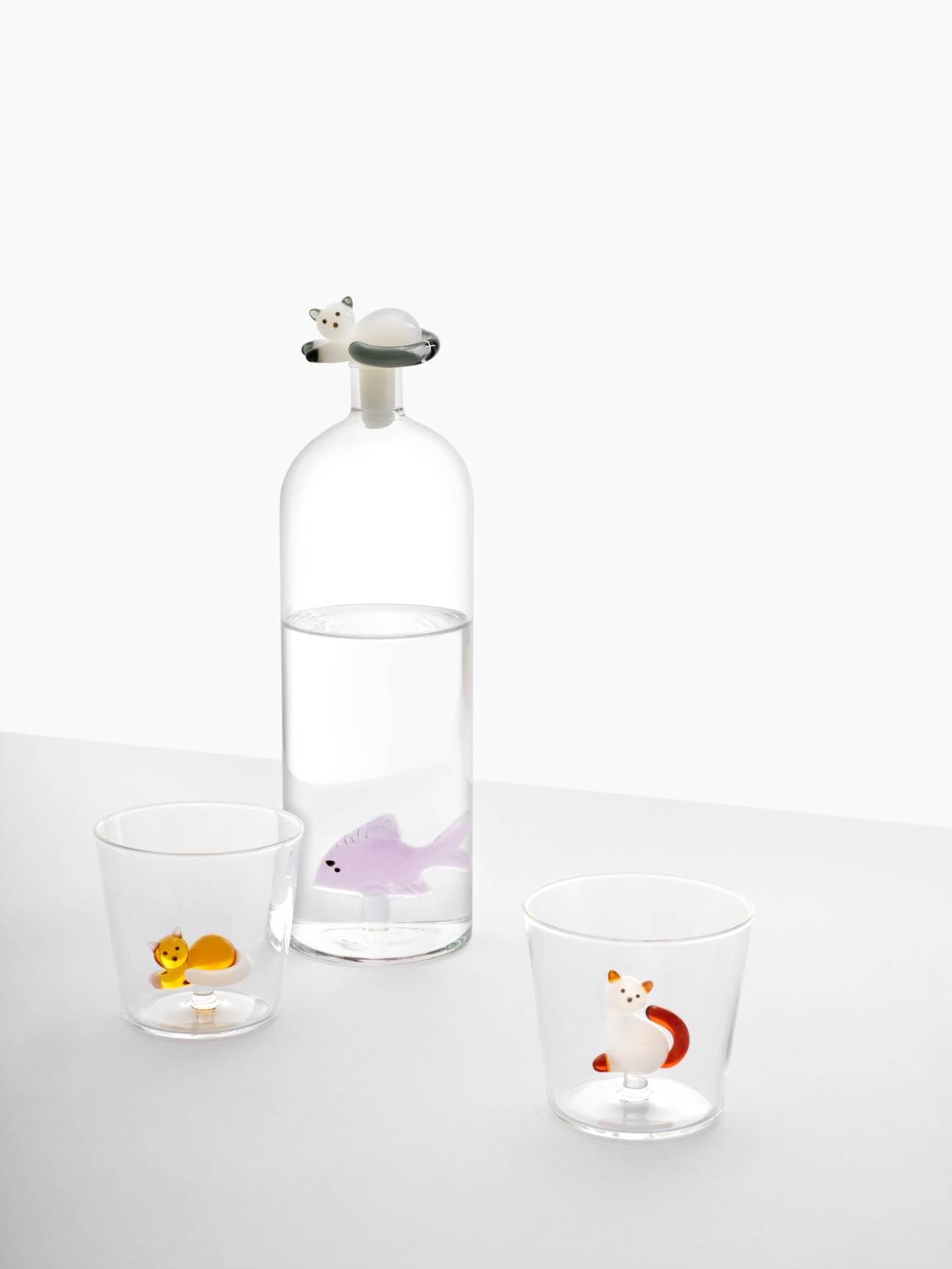 TABBY CAT TUMBLER LYING AMBER CAT WITH WHITE TAIL