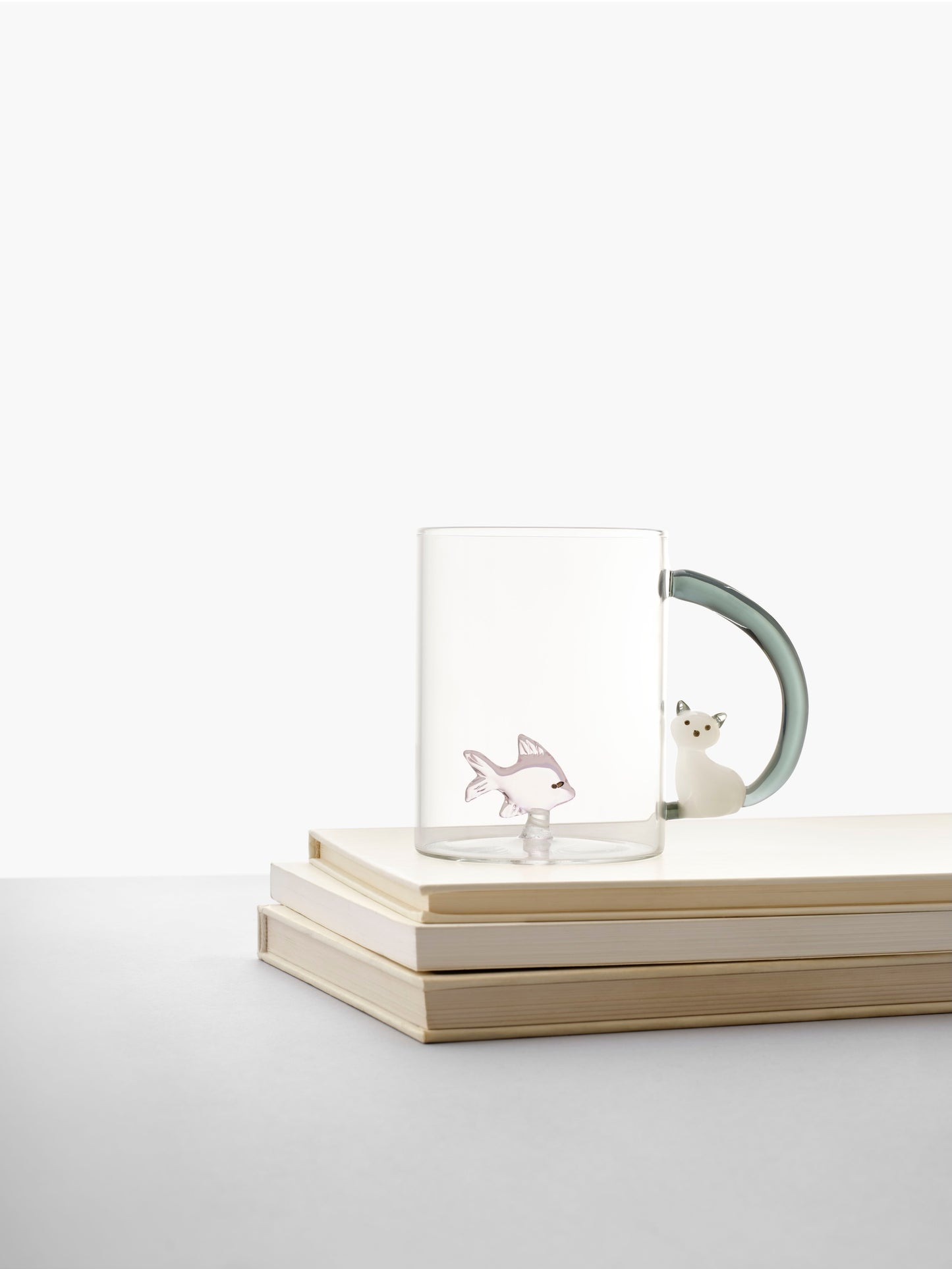 TABBY CAT - MUG PINK FISH & WHITE CAT WITH SMOKE TAIL