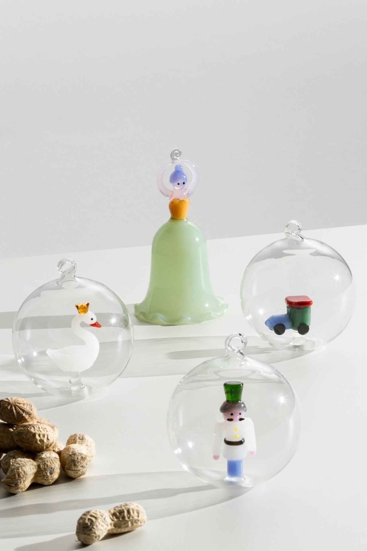 CHRISTMAS BALL TOY TRAIN