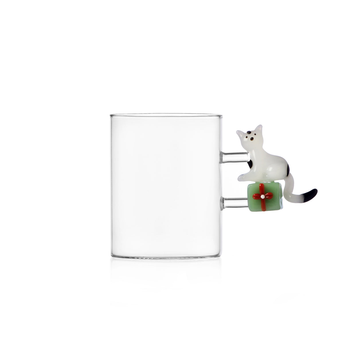 TABBY CAT CHRISTMAS EDITION - mug white cat w/green gift