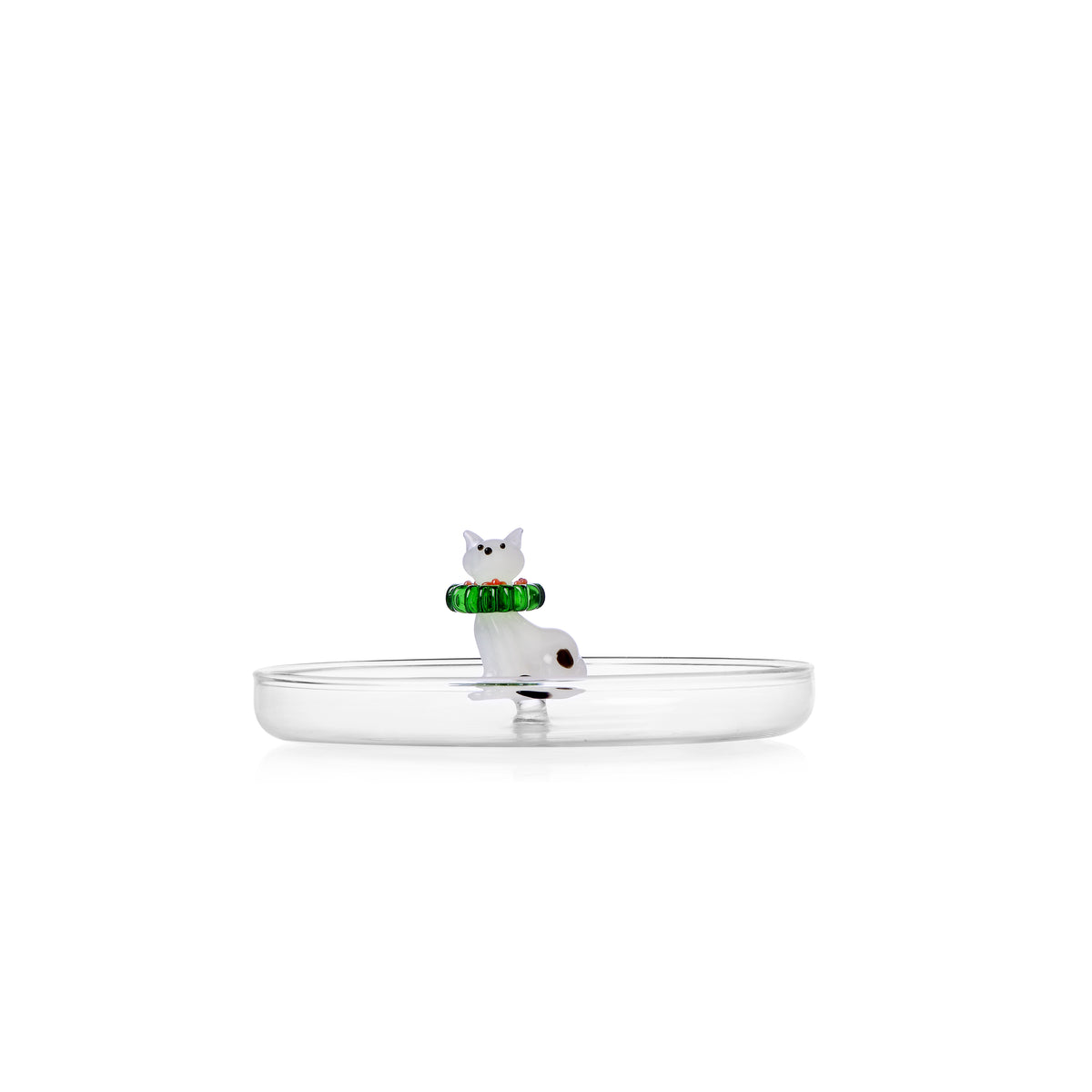 TABBY CAT CHRISTMAS EDITION - saucer white cat with wreath