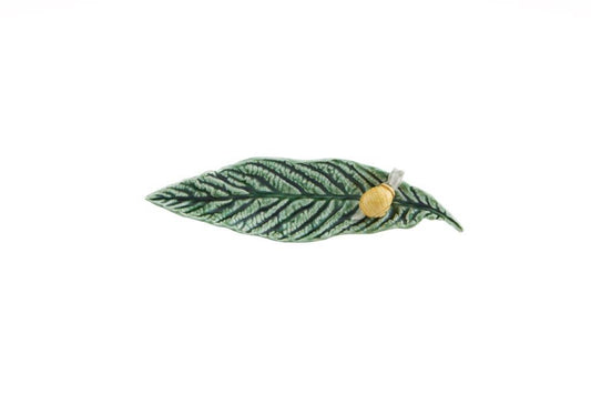 Countryside Leaves - Leaf Medlar Tree with Snail
