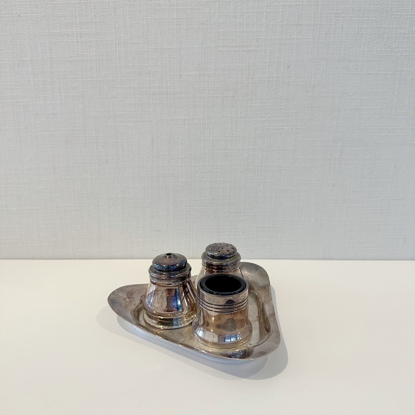 SALT AND PEPPER SET