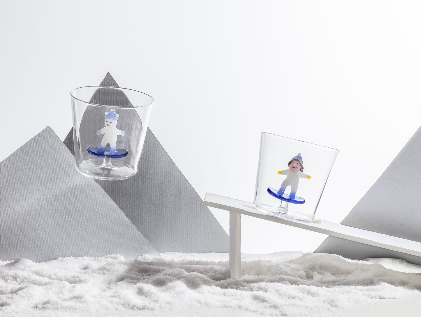 SNOW GAMES - Tumbler kid and snowboarding