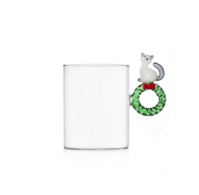 TABBY CAT CHRISTMAS EDITION - mug handle w/white cat on wreath