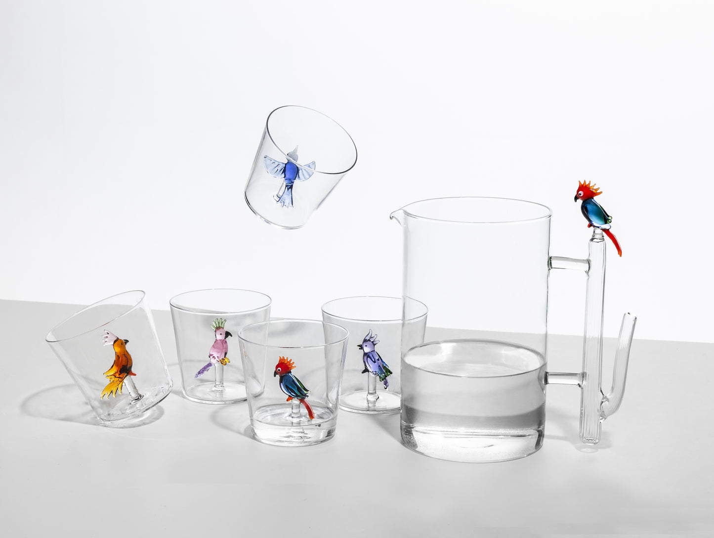 TALKING TREES - Jug red/blue cockatoo