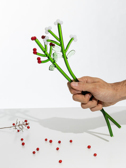WOODLAND TALES - glass flower white berries