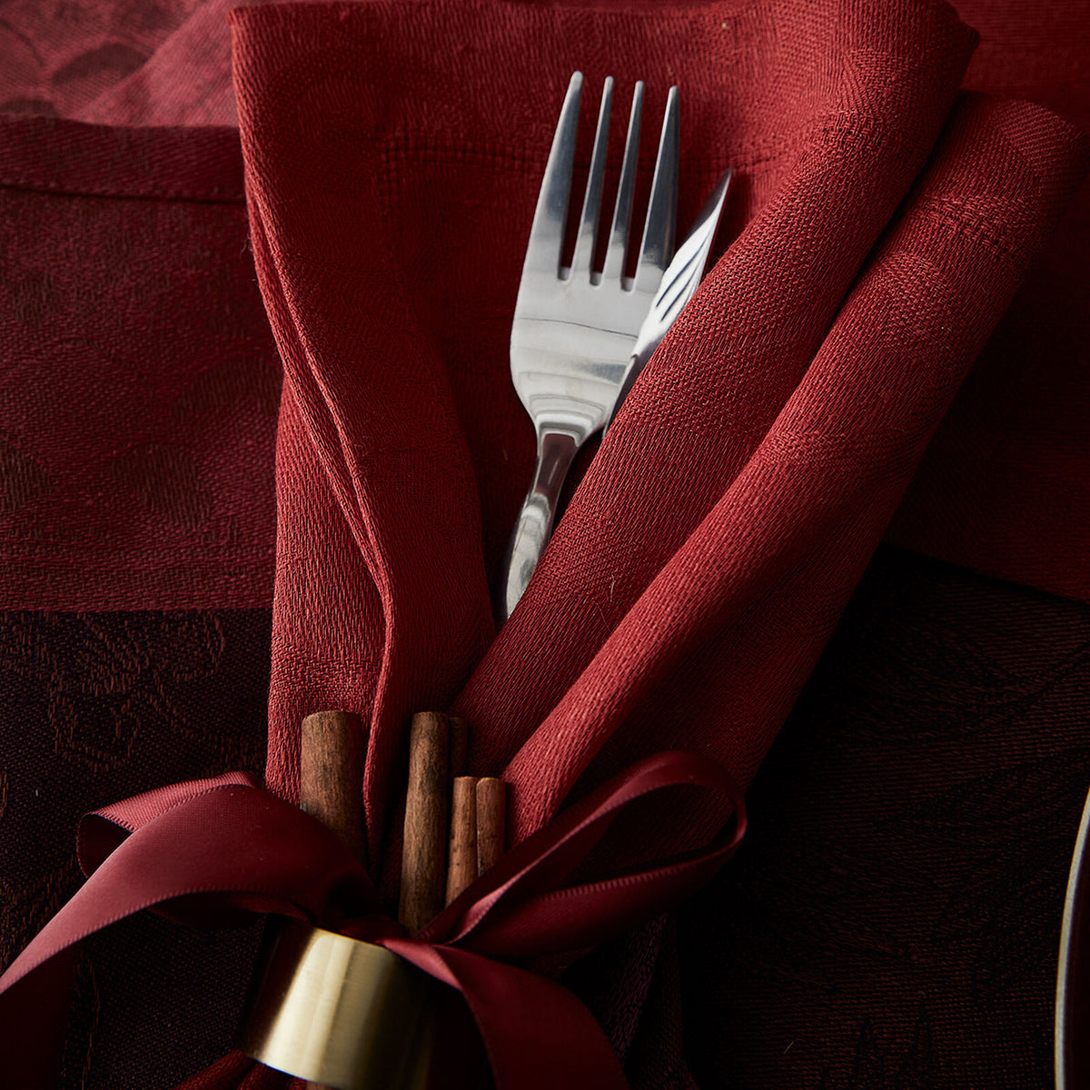 Tivoli - Tablecloth (Black Pepper)